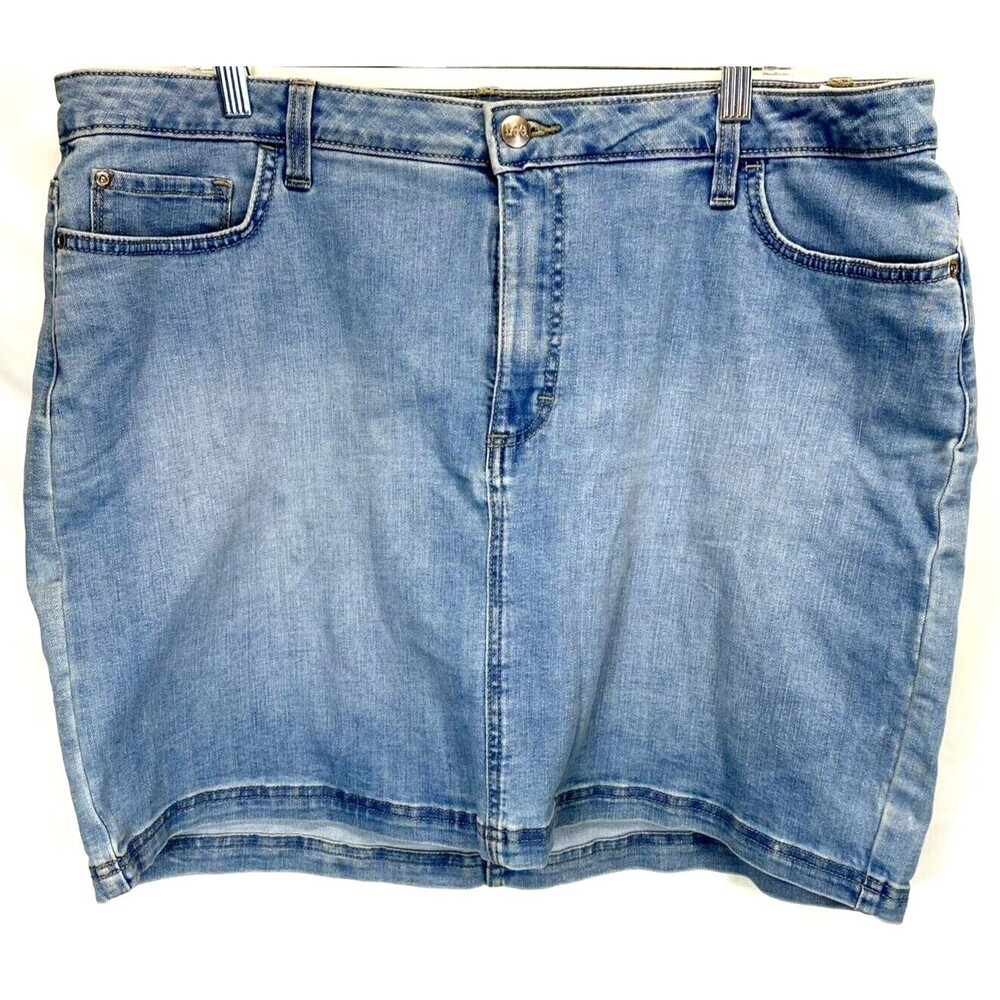 Lee Regular Fit Mid Rise Denim Skort Womens Size 20M Medium Wash 5 Pockets EUC